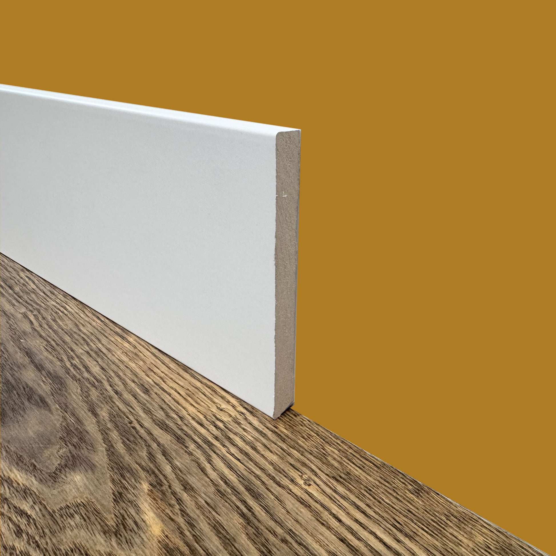 100ml di BATTISCOPA ZOCCOLINO SQUADRATO in FIBRA DI LEGNO COMPATTA 120X12 BIANCO - Eternal Parquet