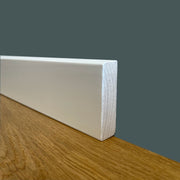 100 metri lineari di Battiscopa PREMIUM in legno MASSELLO squadrato 55x14 laccato bianco liscio - Eternal Parquet
