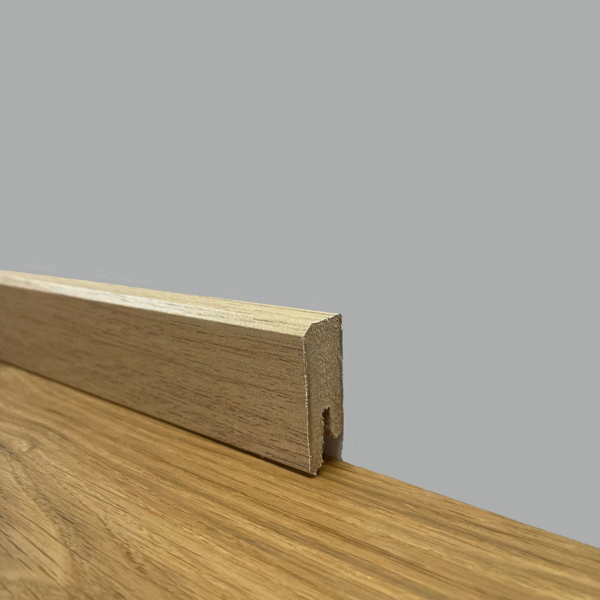 *PROMO* 96 metri lineari di BATTISCOPA ZOCCOLINO SQUADRATO BASSO in FIBRA DI LEGNO 40X15 ROVERE - Eternal Parquet
