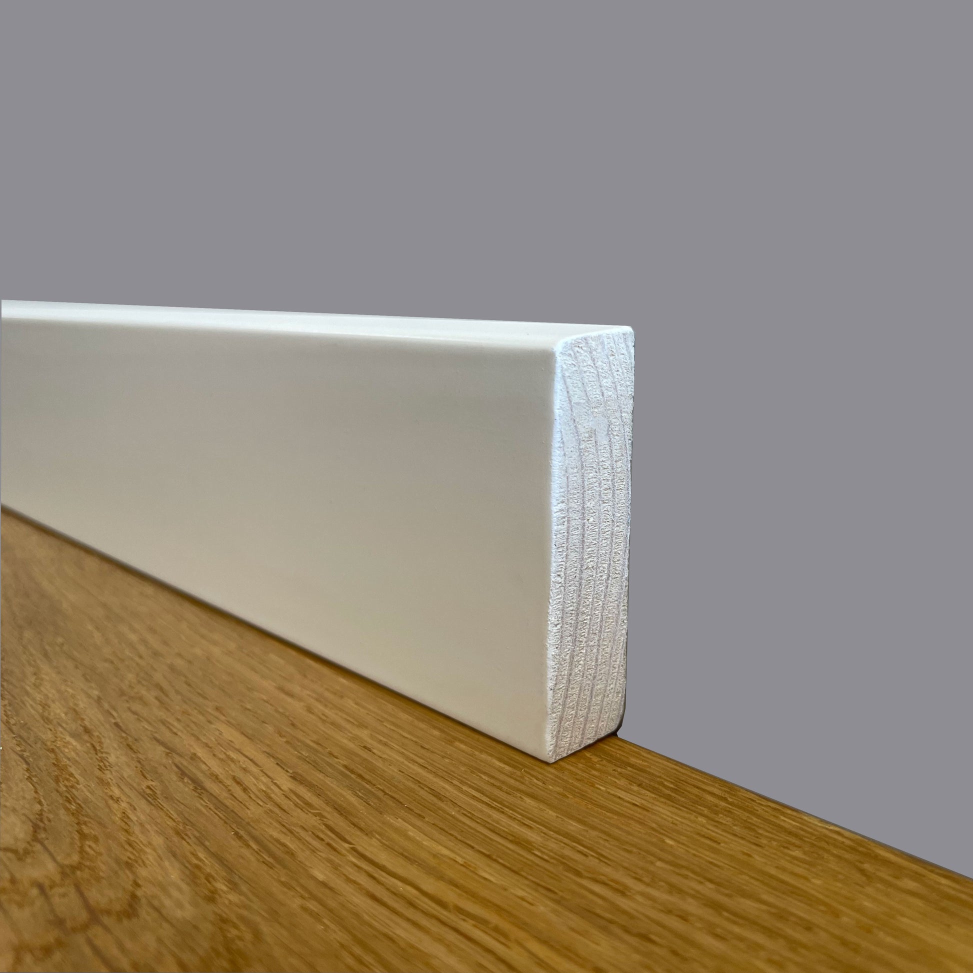 Battiscopa PREMIUM in legno MASSELLO squadrato 55x14 laccato bianco liscio (prezzo al metro) Eternal Parquet