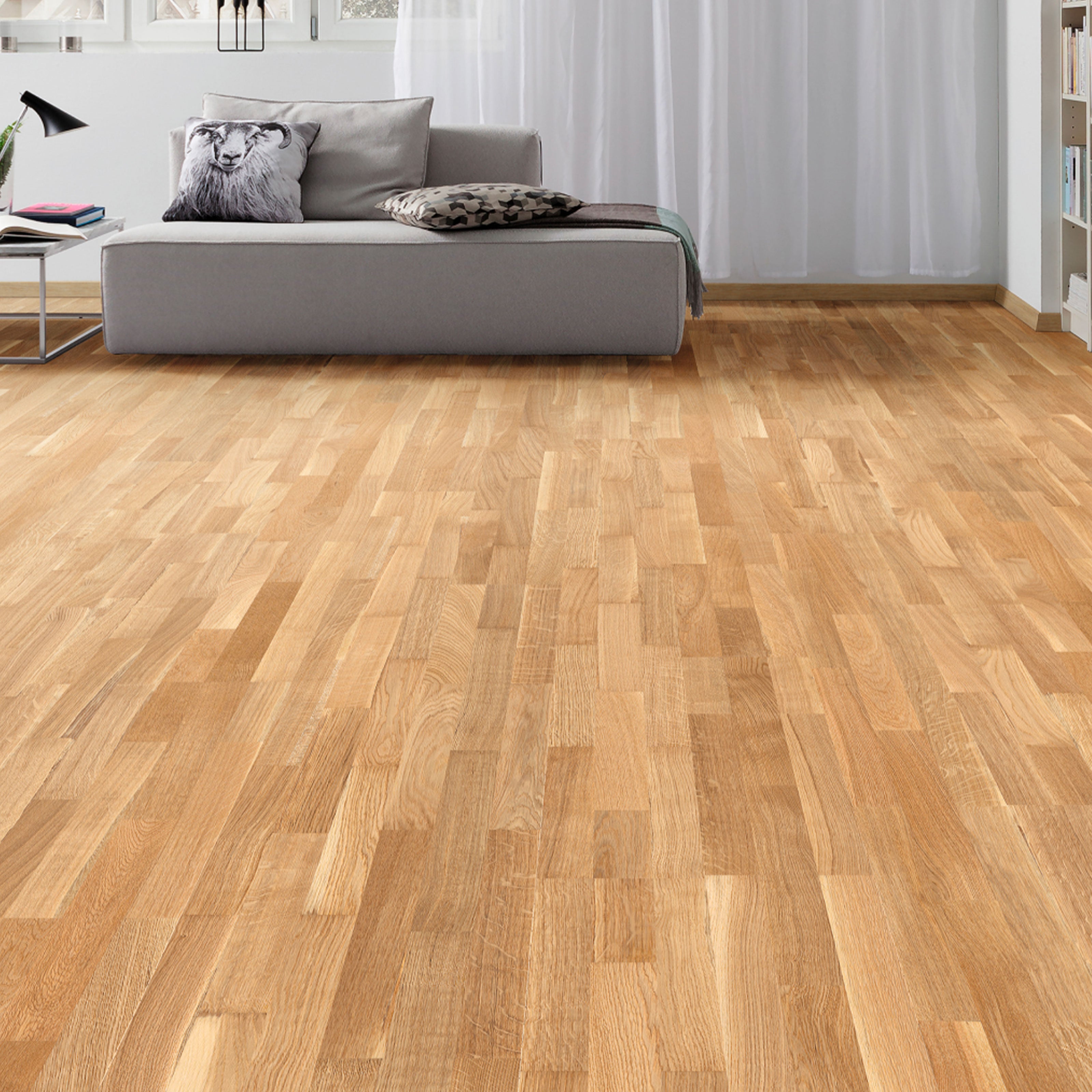 €39,90mq *HARO LIMITED EDITION* Pacco da 3,17mq Parquet MAXILISTONE in rovere 3-STRIP VERN. LISCIO 13,5X180X2200 (3,5mm nobile)