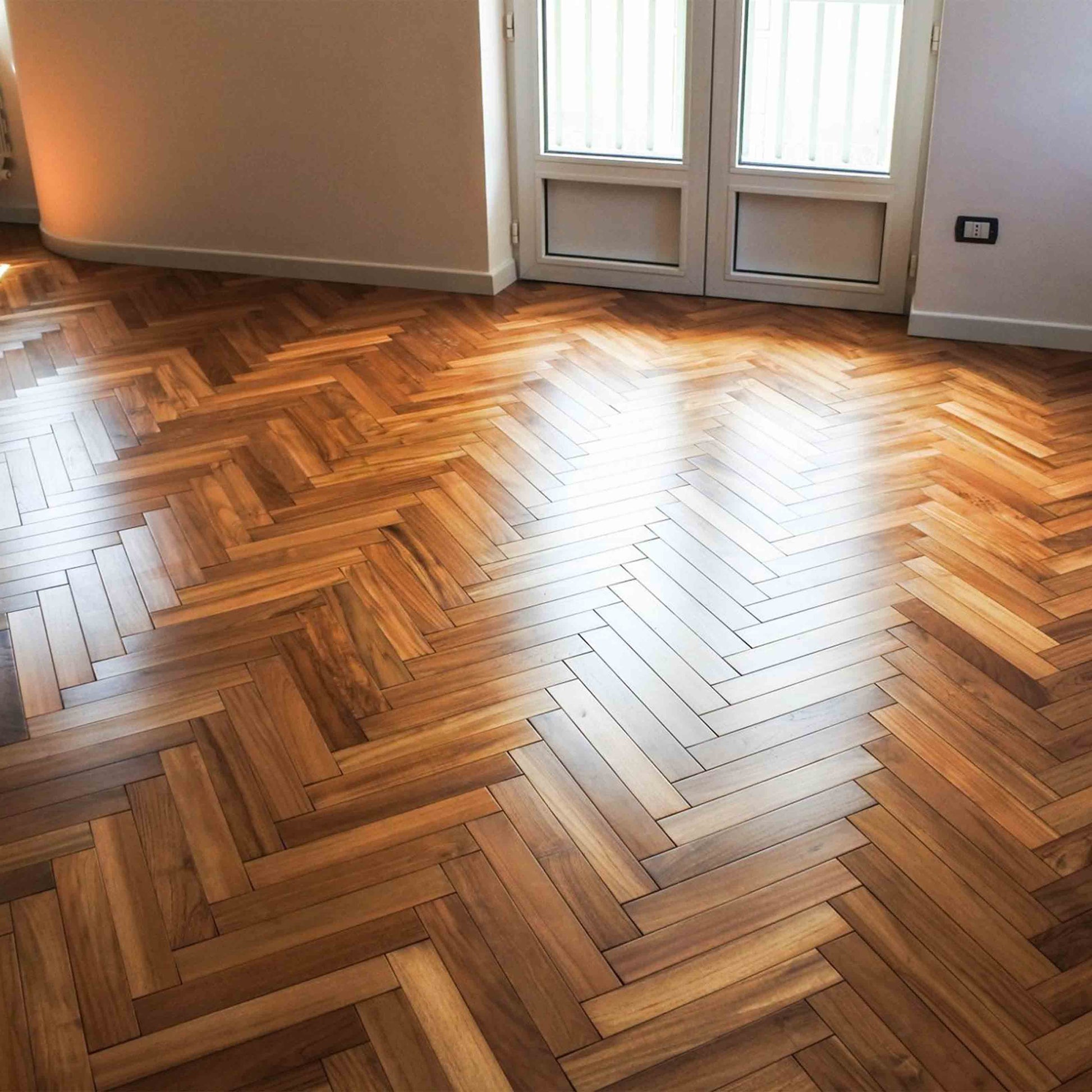 OFFERTA AL BANCALE (54.90€ AL MQ) 70MQ di  Parquet prefinito Massiccio in teak asia Finitura Vernice PRIMA SCELTA 10x60x420 microbisellato verniciato satinato a poro aperto posa anche a spina di pesce - Eternal Parquet