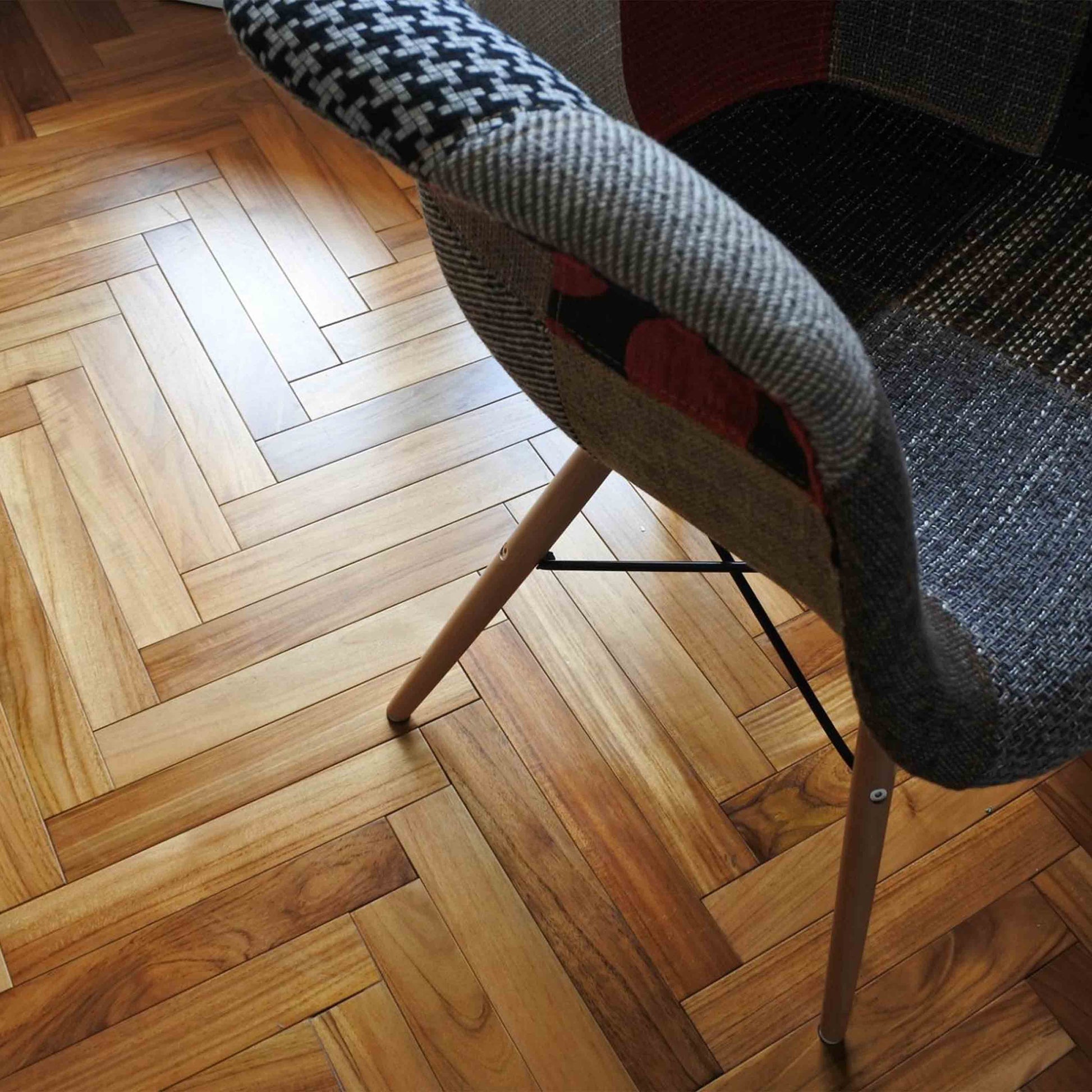 € 52.90 al mq -  Parquet prefinito Massiccio in teak asia Finitura Vernice PRIMA SCELTA 10x60x360 microbisellato verniciato satinato a poro aperto posa anche a spina di pesce freeshipping - Eternal Parquet
