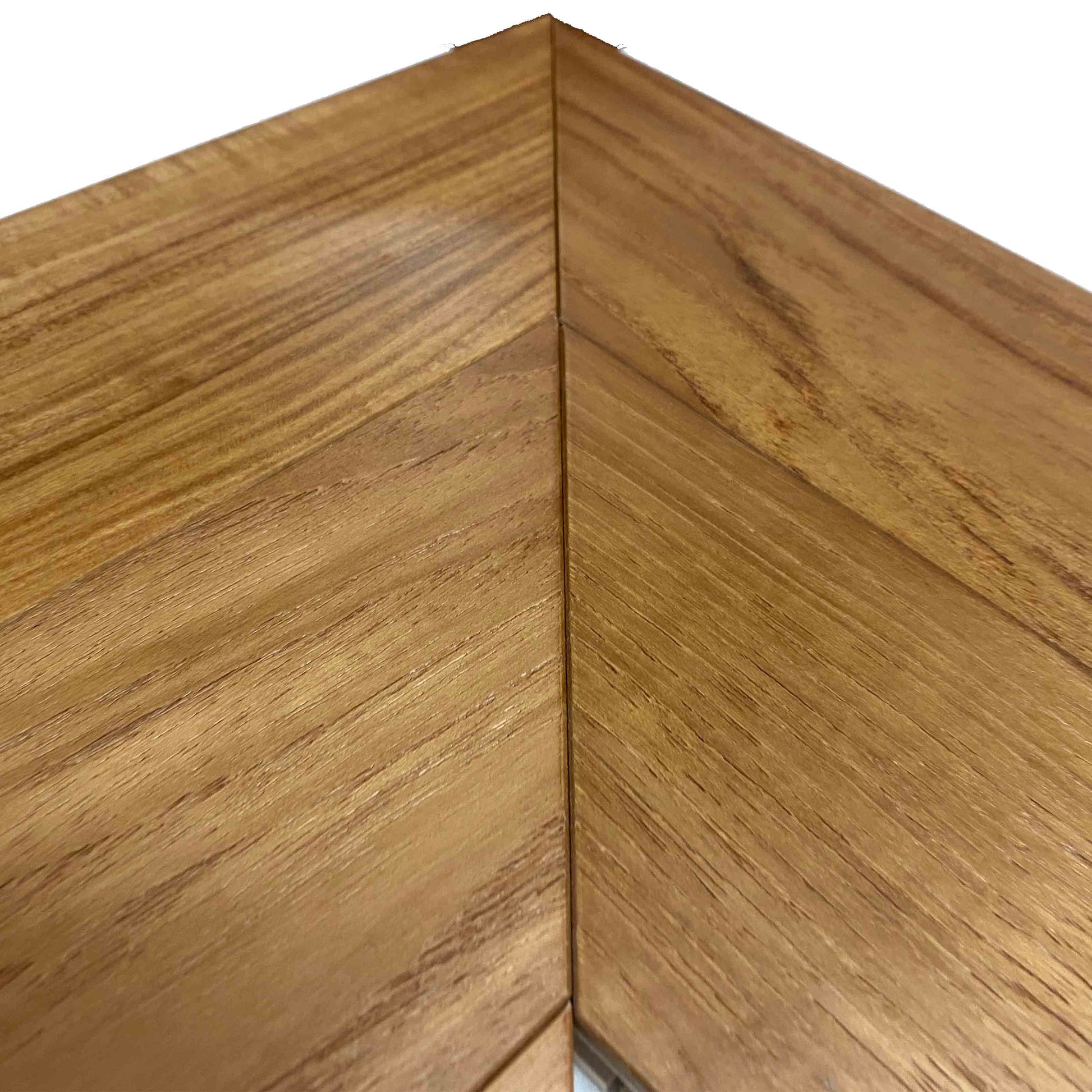 Parquet prefinito Teak Asia prima scelta Spina Francese (Chevron) verniciato spazzolato 14x90x600 - Eternal Parquet