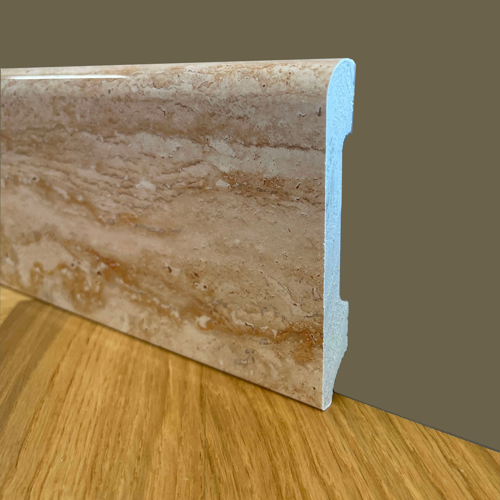 Bancale da 104ml di Battiscopa BC Lucido TRAVERTINO 85x14x2000mm in POLIMERI - Eternal Parquet
