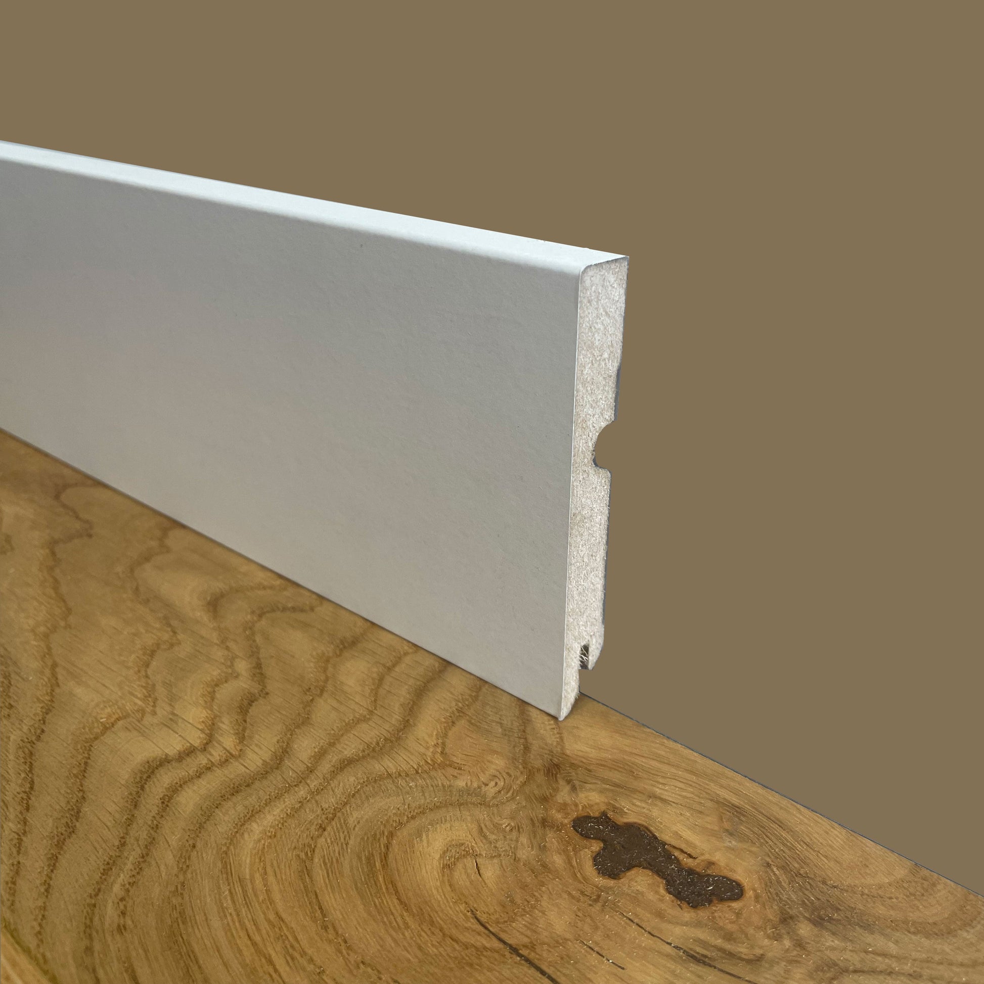 bancale da 96 metri lineari BATTISCOPA ZOCCOLINO  SQUADRATO in FIBRA DI LEGNO COMPATTA 95X15 BIANCO - Eternal Parquet