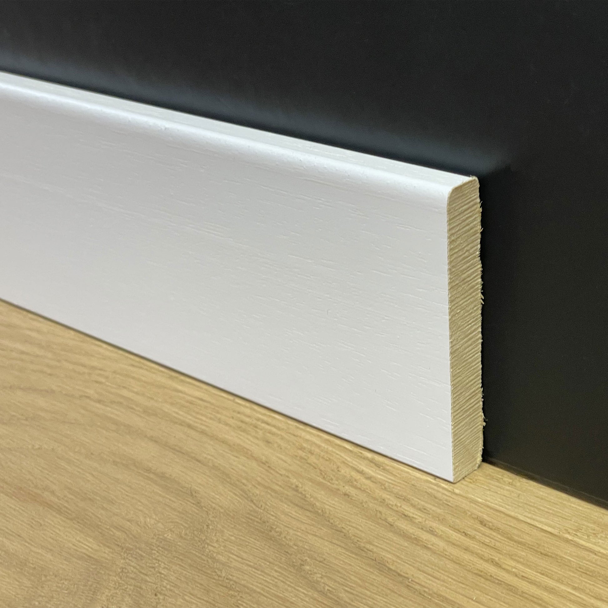 BATTISCOPA Zoccolatura Squadrato laccato bianco in legno MASSELLO 70X10 (prezzo al ML) - Eternal Parquet