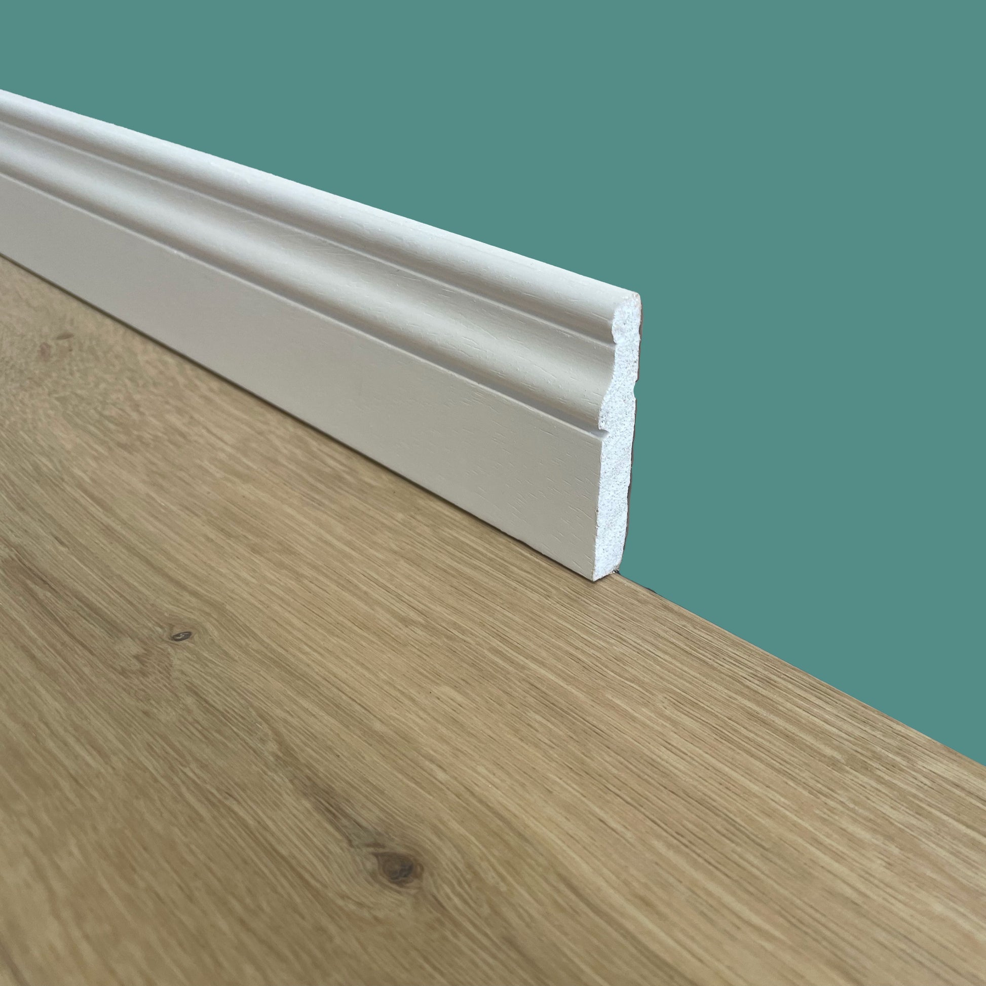 Eleganti Battiscopa - zoccolini in Legno Massello Stile Ducale - 60x10mm  Laccato Bianco - Eternal Parquet