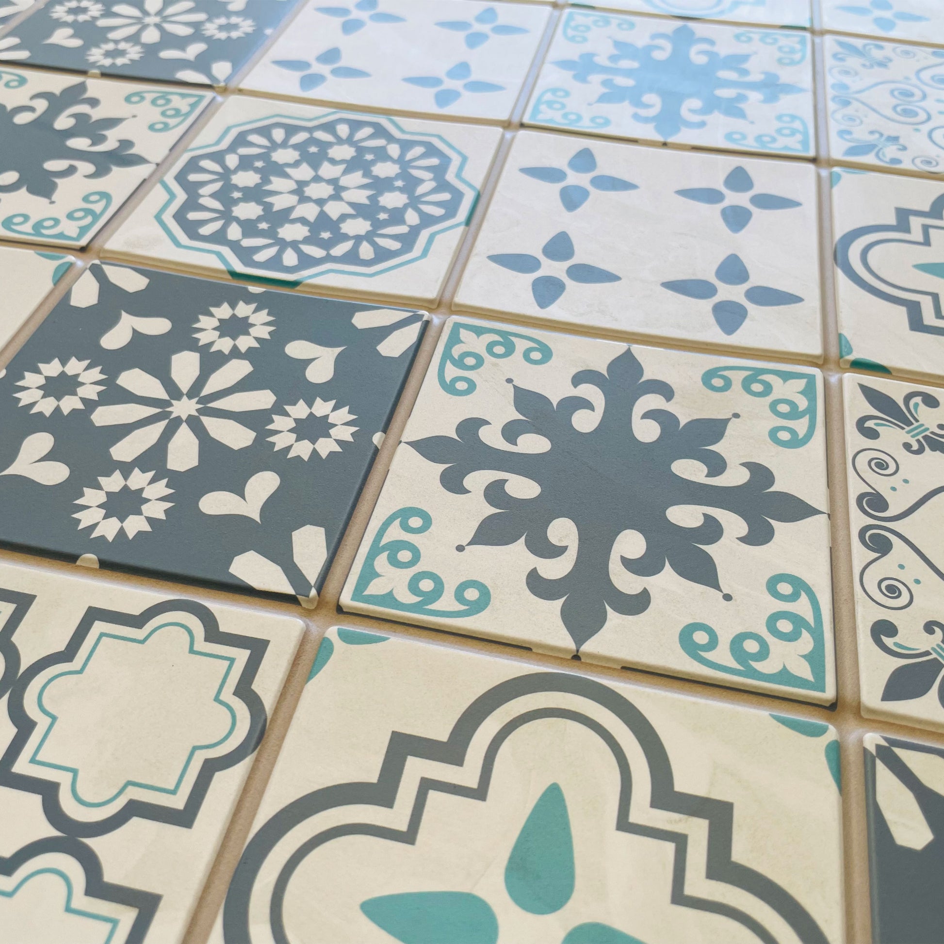 Pannelli-3D-Rivestimento-a-parete-in-PVC-effetto-CEMENTINE-OTTANIO-Realistici-e-isolanti. Eternal-Parquet