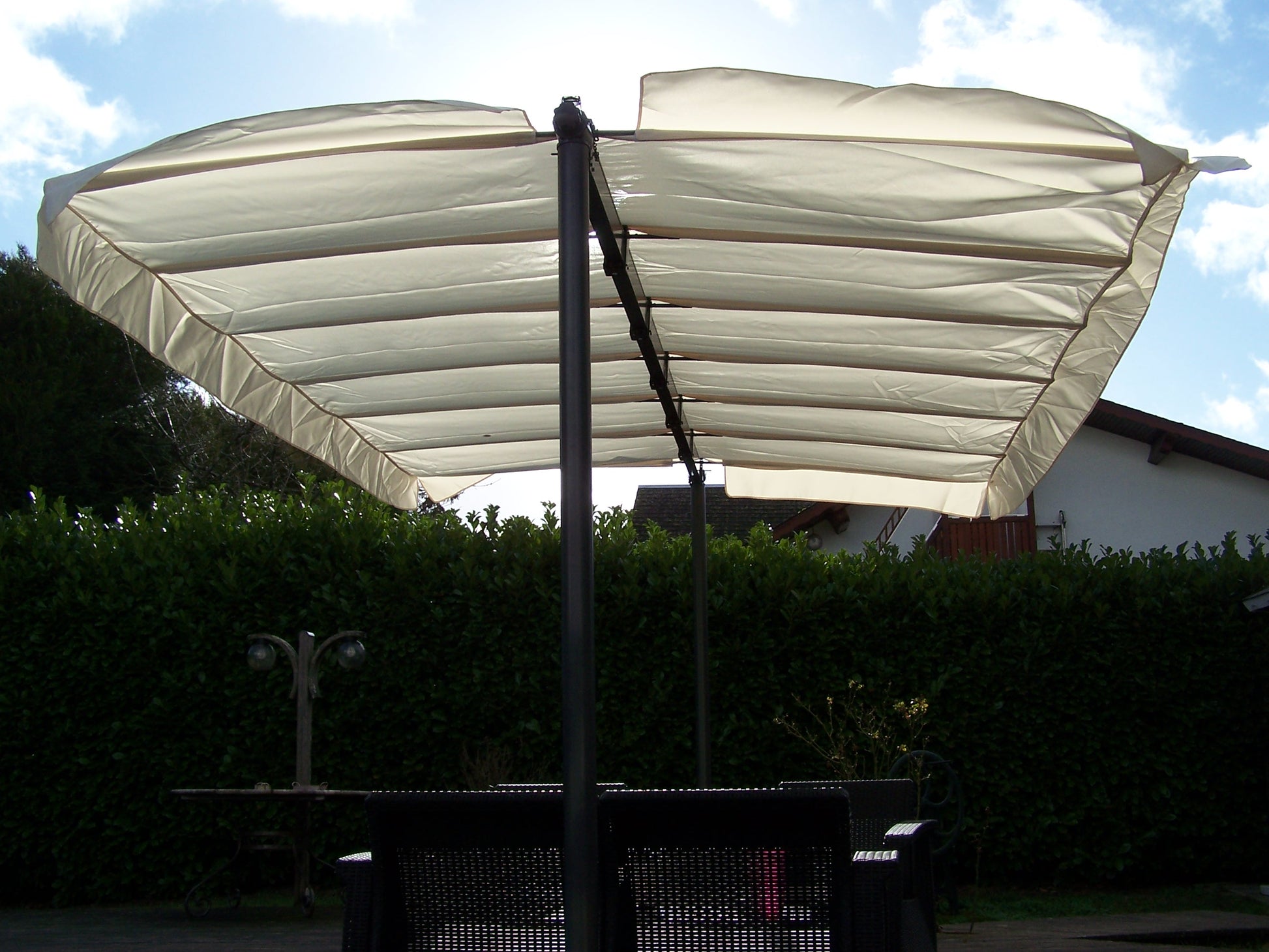 Pegola A Baldacchino Con Telo Girevole Ed Allungabile 250x350x220cm - Eternal Parquet