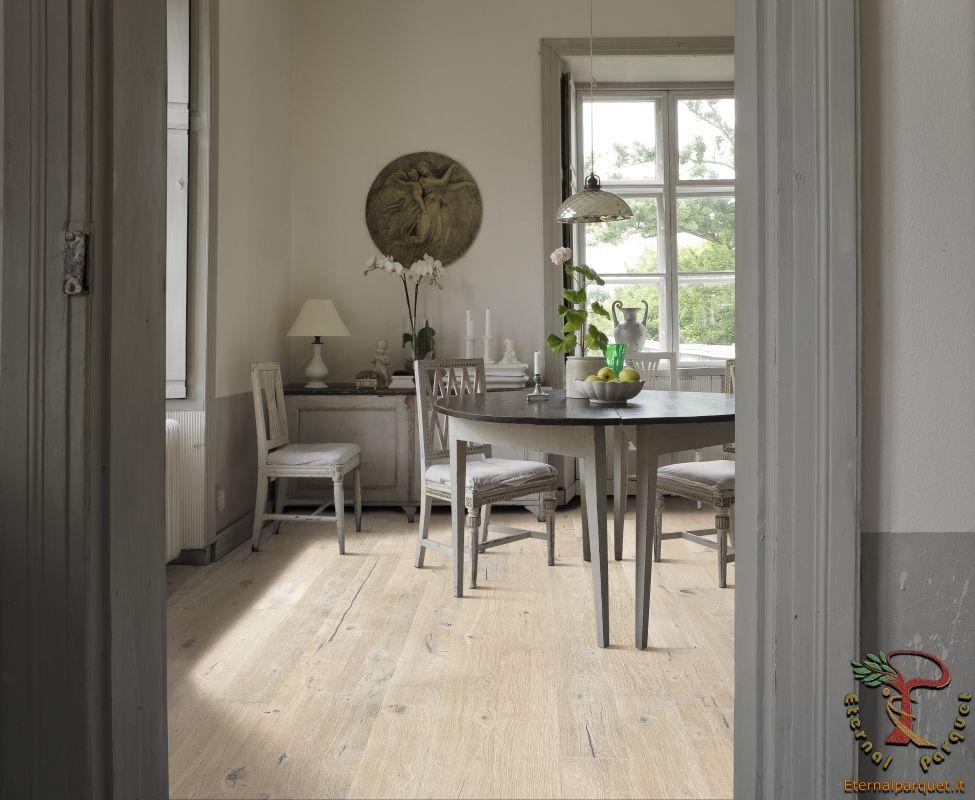 posa in opera a 1 euro Parquet MAXILISTONE prefinito KAHRS FOUNDERS COLLECTION mod. "OLOF" 15x187x2420 spazzolato,raschiato a mano, bisellato, Bianco acceso, olio naturale (incastro 5s flottante o incoll.) - Eternal Parquet