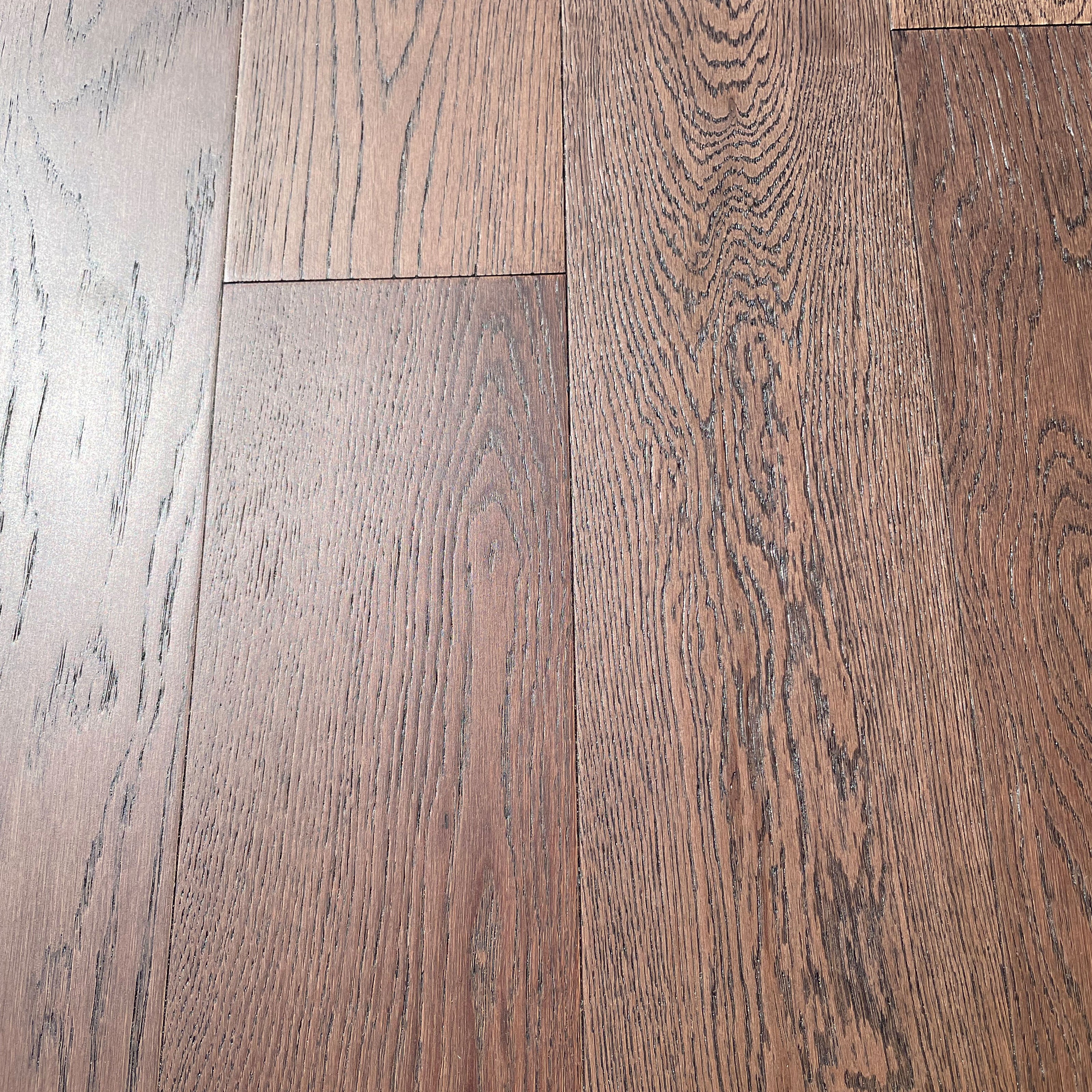 Pavimento in legno di rovere prefinito verniciato spazz. 10x125x900 linea PLANET mod. CAVES - Eternal Parquet