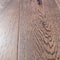 Plancher en bois de chêne préfini brossé. Ligne PLANET 10x125x900 mod. GROTTES 