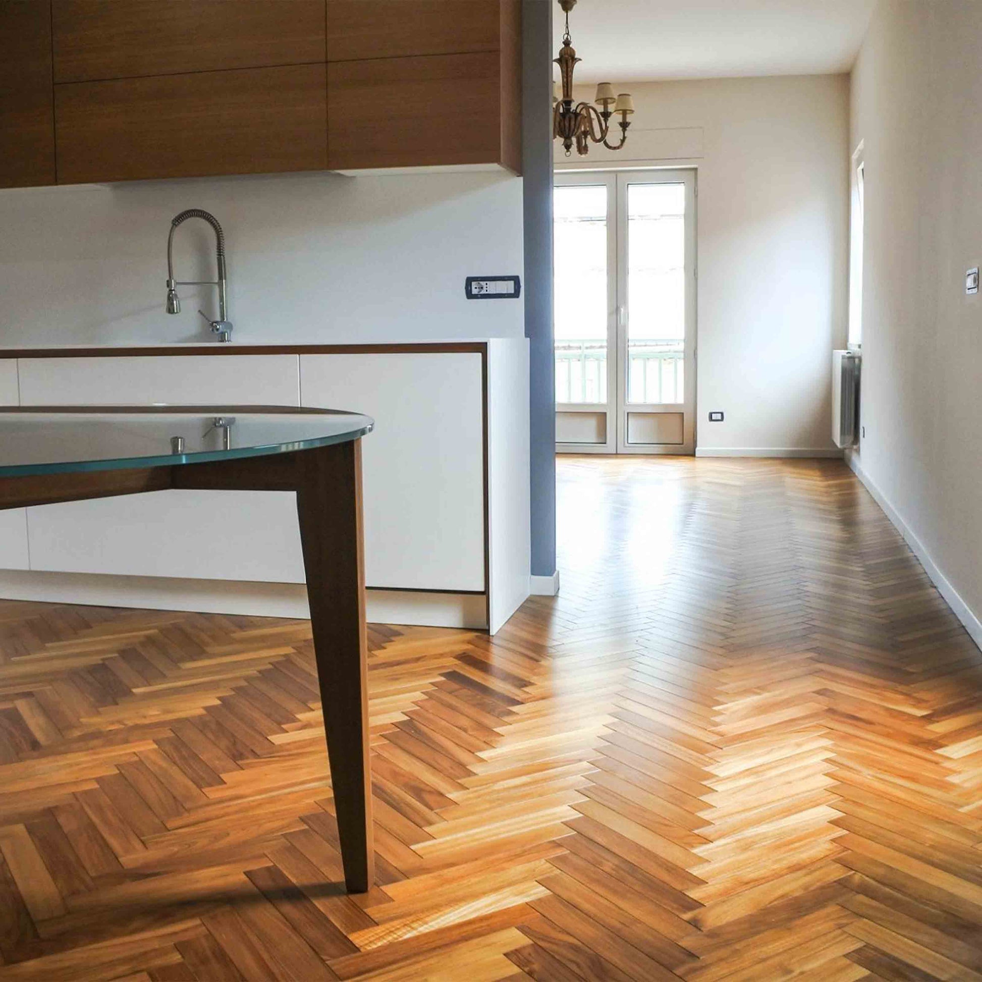 OFFERTA AL BANCALE (54.90€ AL MQ) 70MQ di  Parquet prefinito Massiccio in teak asia Finitura Vernice PRIMA SCELTA 10x60x420 microbisellato verniciato satinato a poro aperto posa anche a spina di pesce - Eternal Parquet